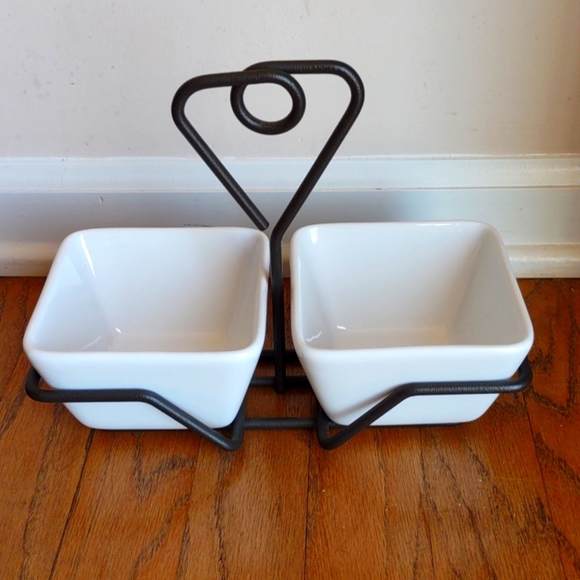 Pampered Chef Other - Pampered Chef Small Bowl Caddy with Two White Simple Addition Square Bowls